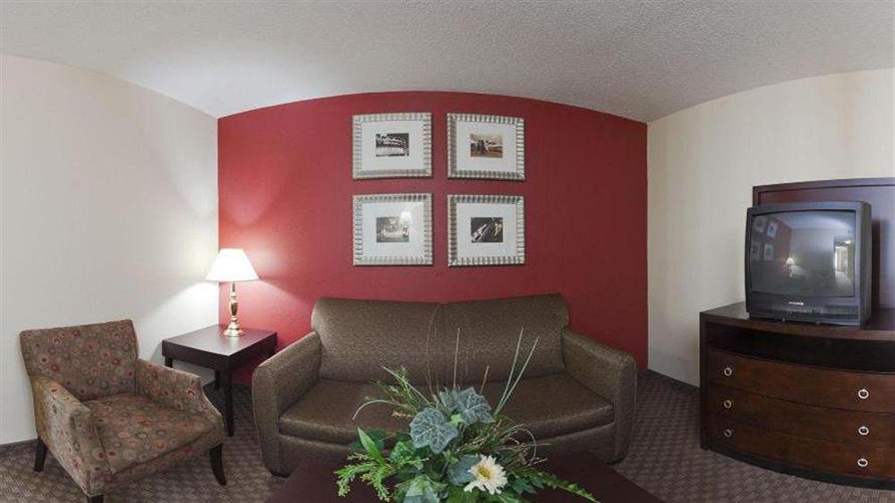 Holiday Inn & Suites Raleigh Cary By Ihg Bagian luar foto