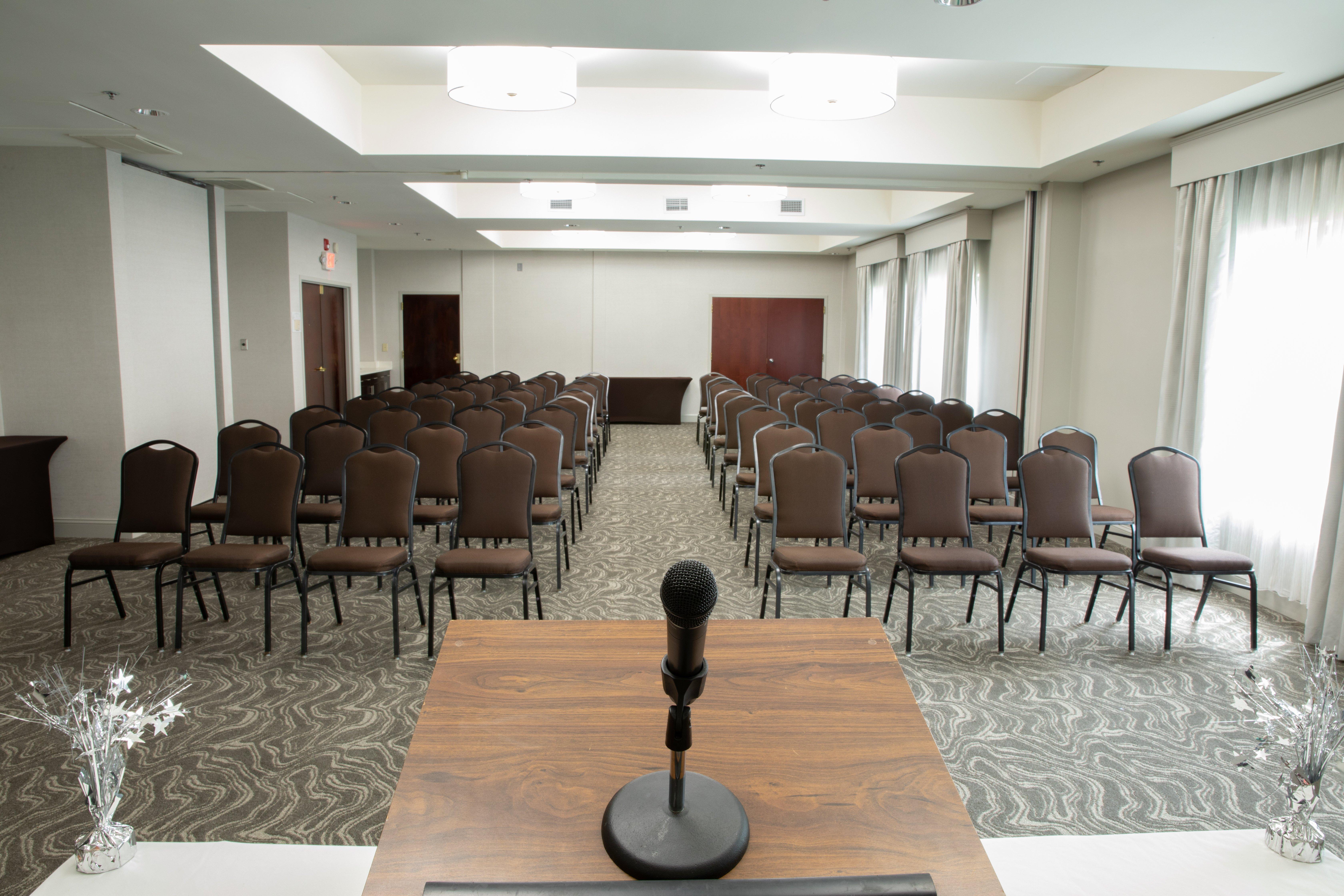 Holiday Inn & Suites Raleigh Cary By Ihg Bagian luar foto