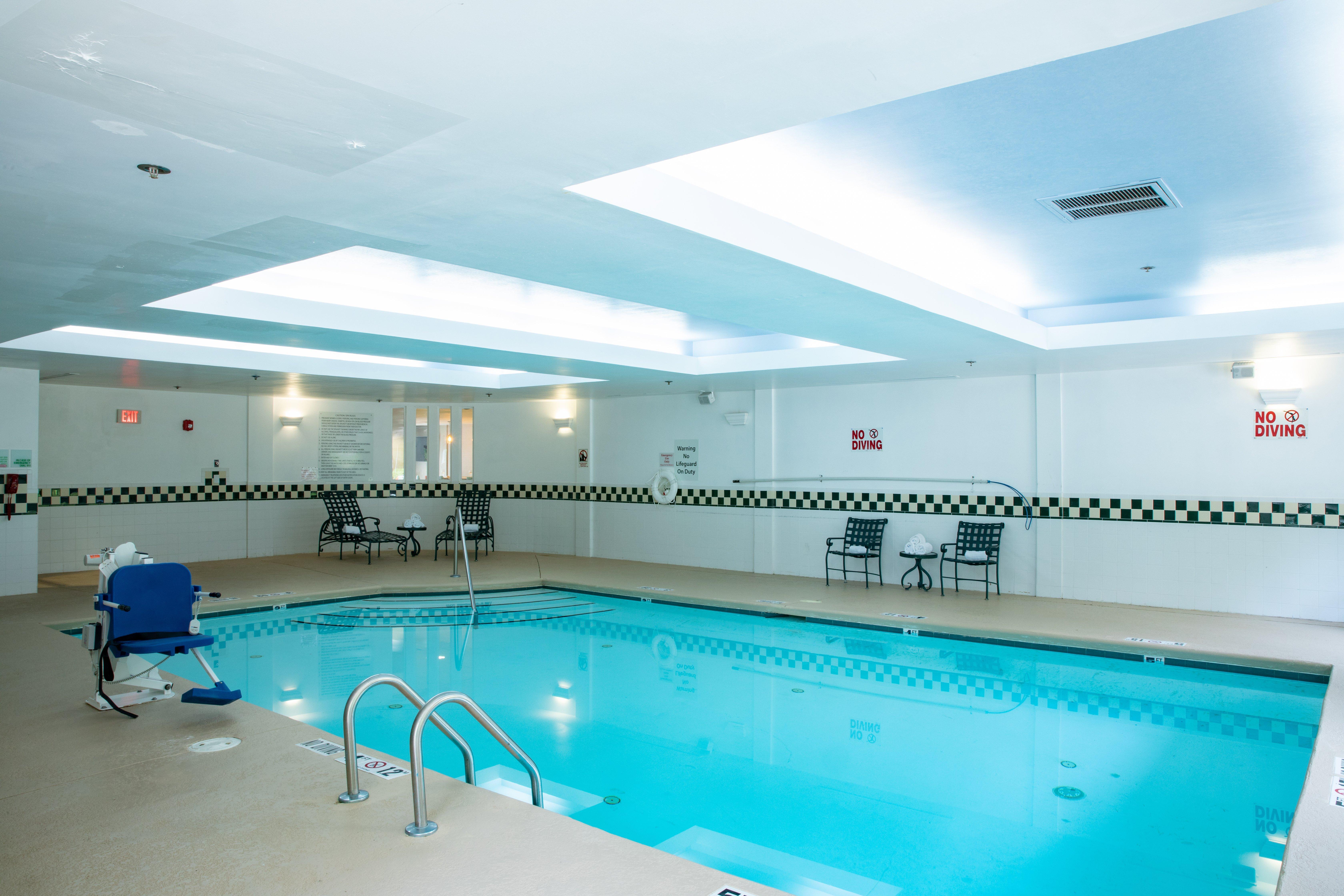 Holiday Inn & Suites Raleigh Cary By Ihg Bagian luar foto