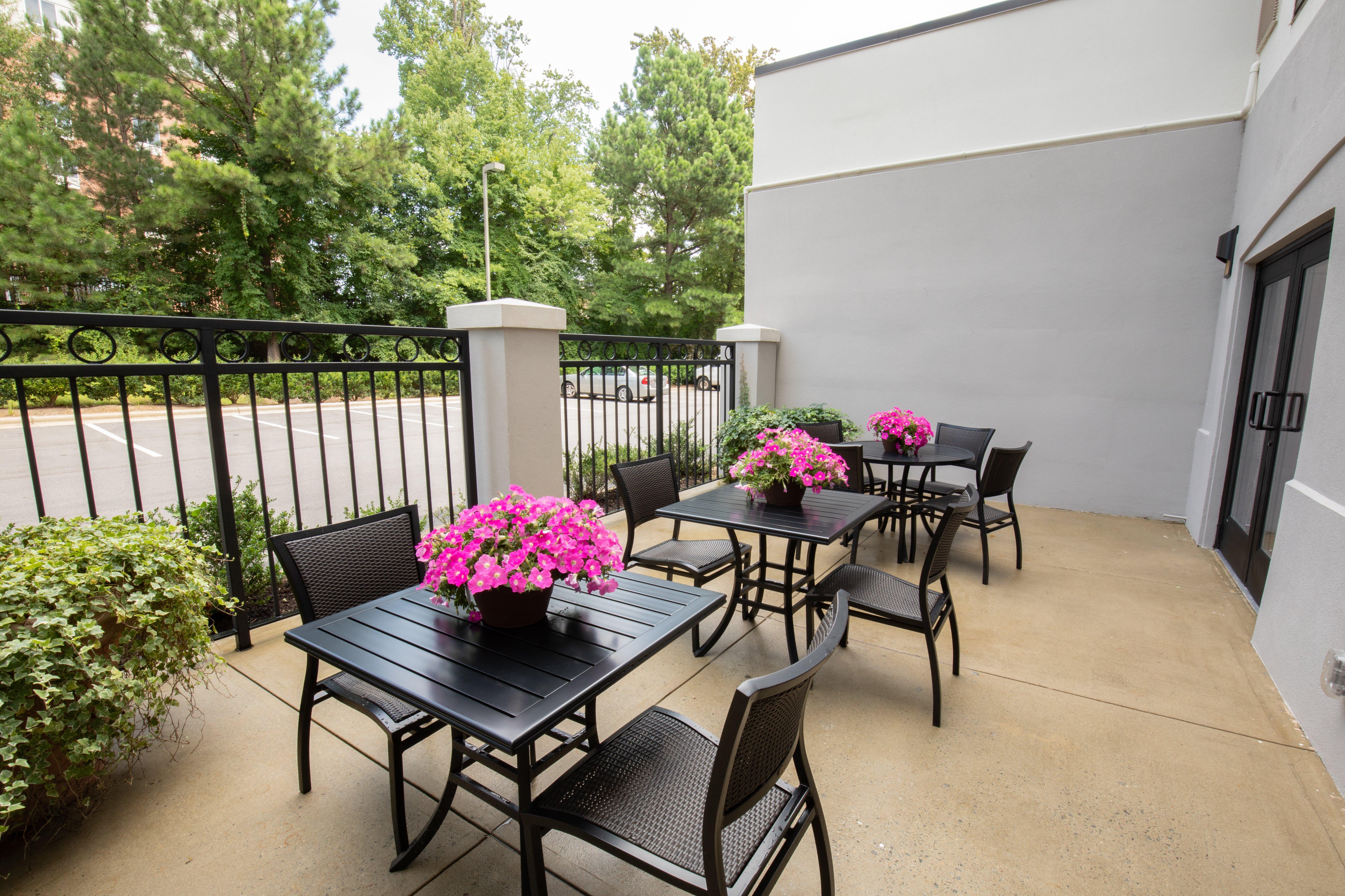 Holiday Inn & Suites Raleigh Cary By Ihg Bagian luar foto