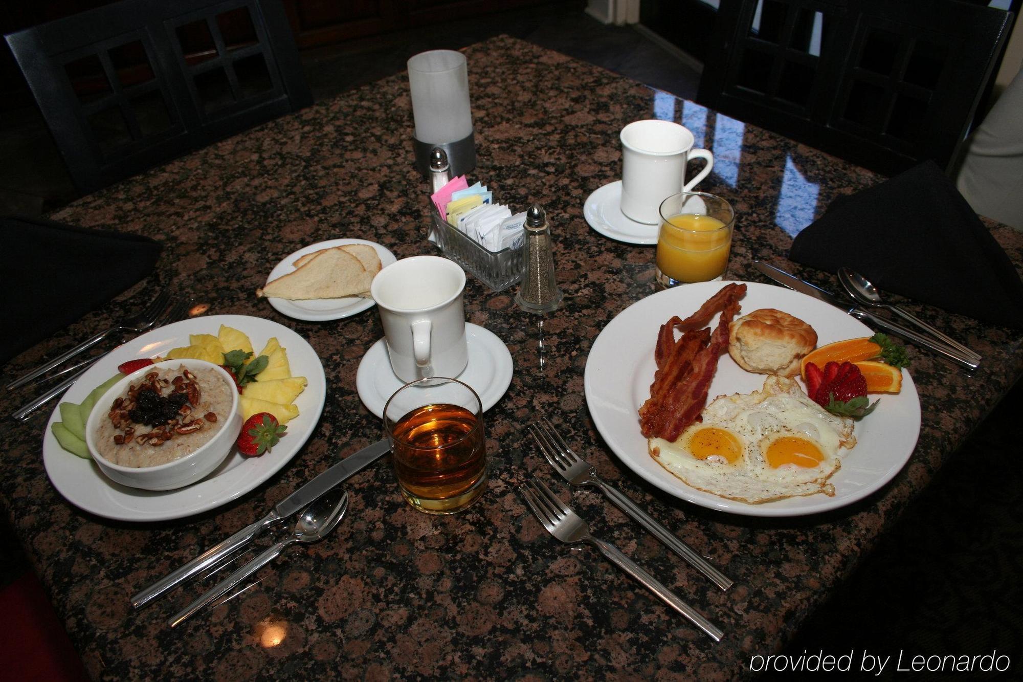 Holiday Inn & Suites Raleigh Cary By Ihg Bagian luar foto