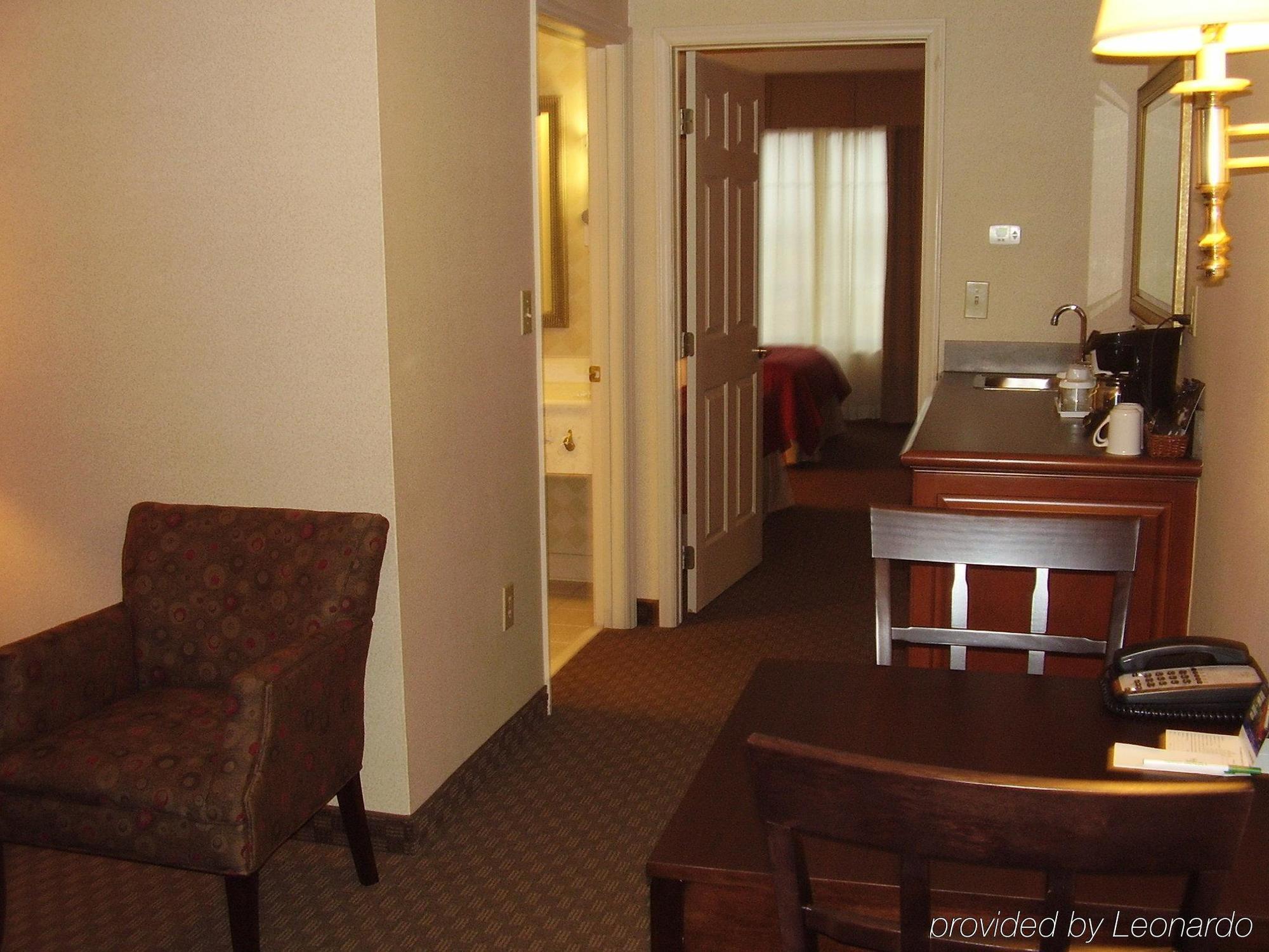 Holiday Inn & Suites Raleigh Cary By Ihg Ruang foto