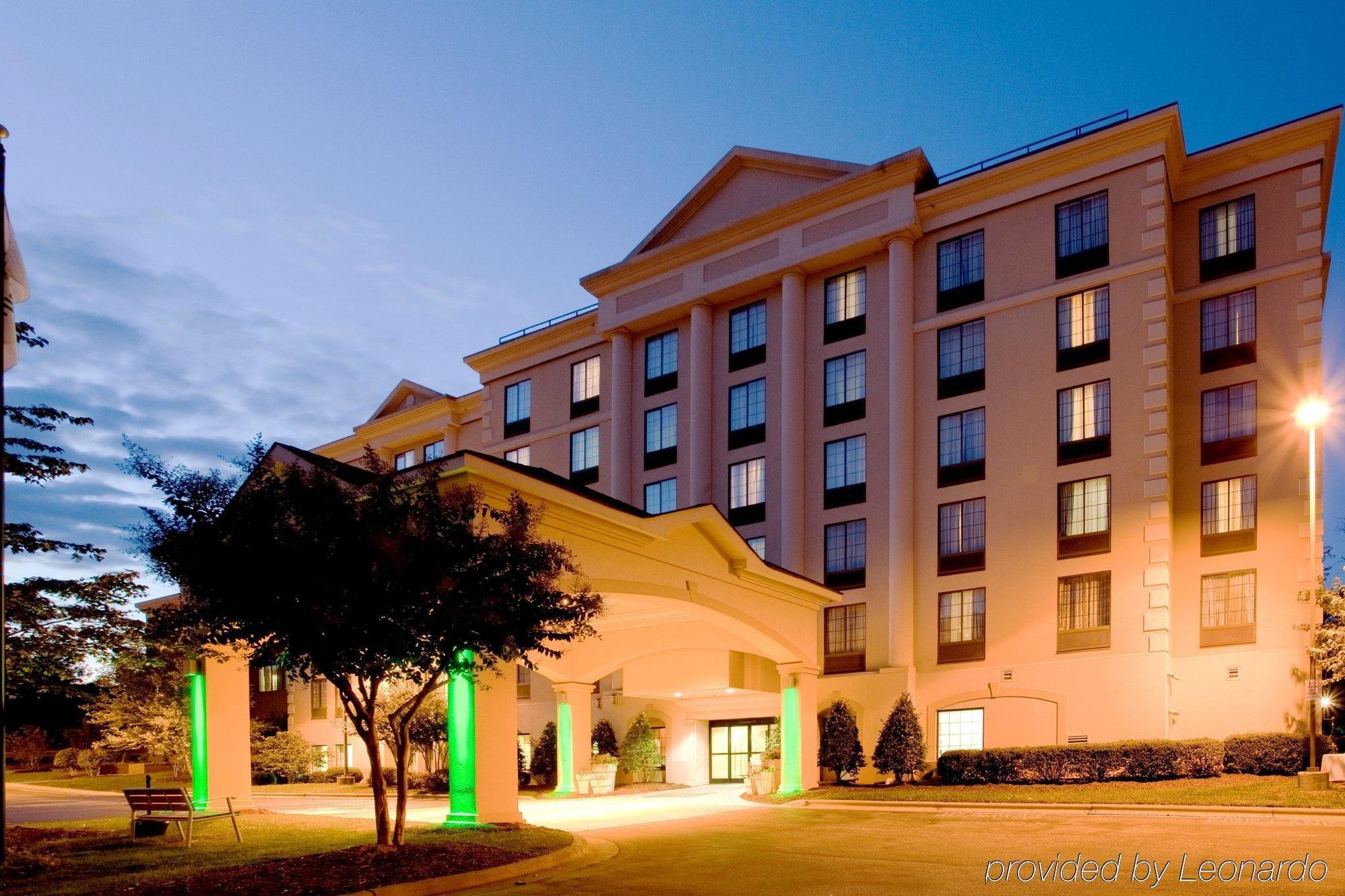 Holiday Inn & Suites Raleigh Cary By Ihg Bagian luar foto