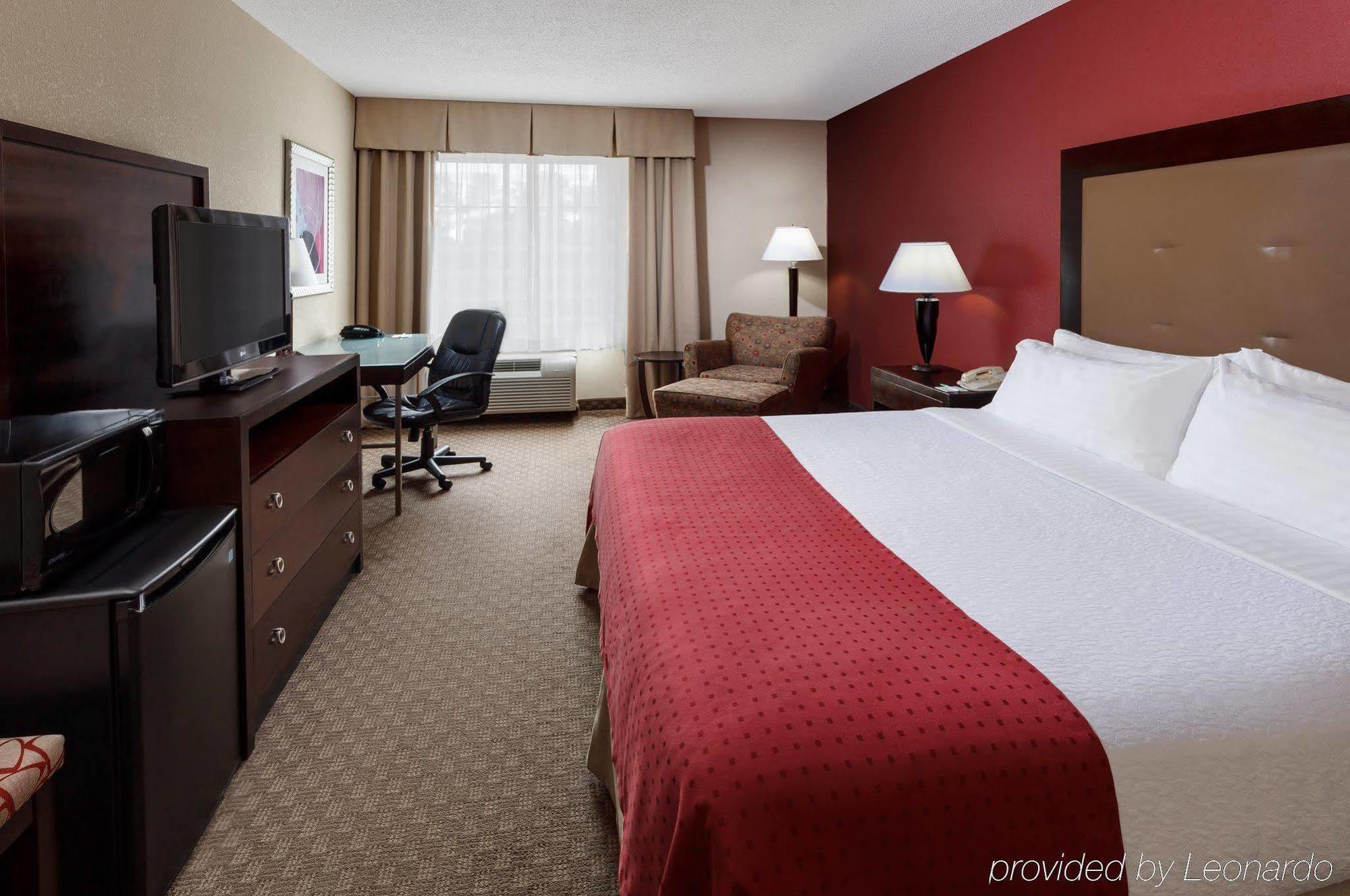 Holiday Inn & Suites Raleigh Cary By Ihg Bagian luar foto