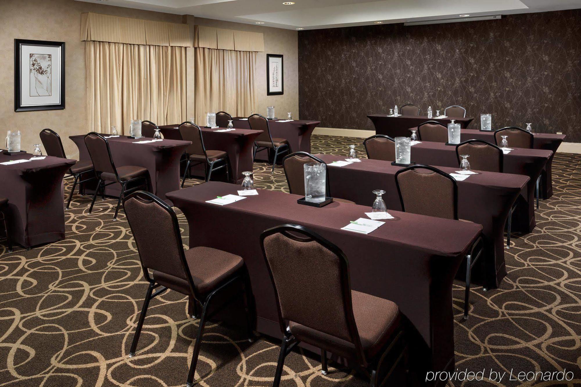 Holiday Inn & Suites Raleigh Cary By Ihg Bagian luar foto